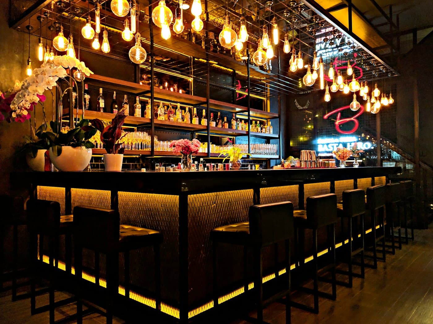 Bars & lounges